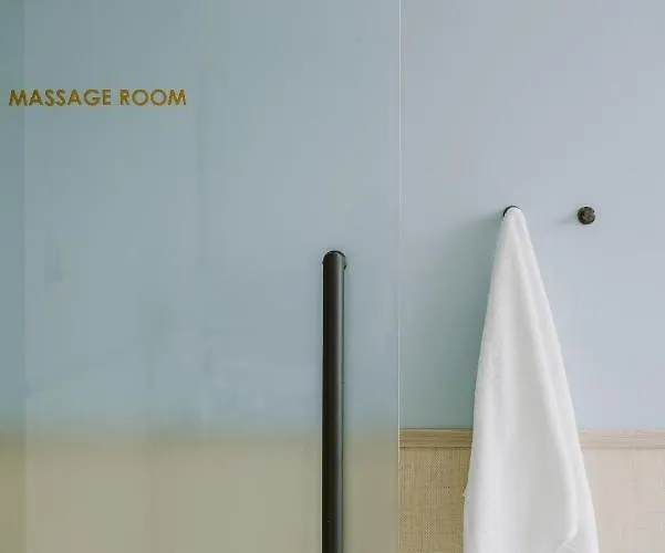 Puro Centrum 4* وودج